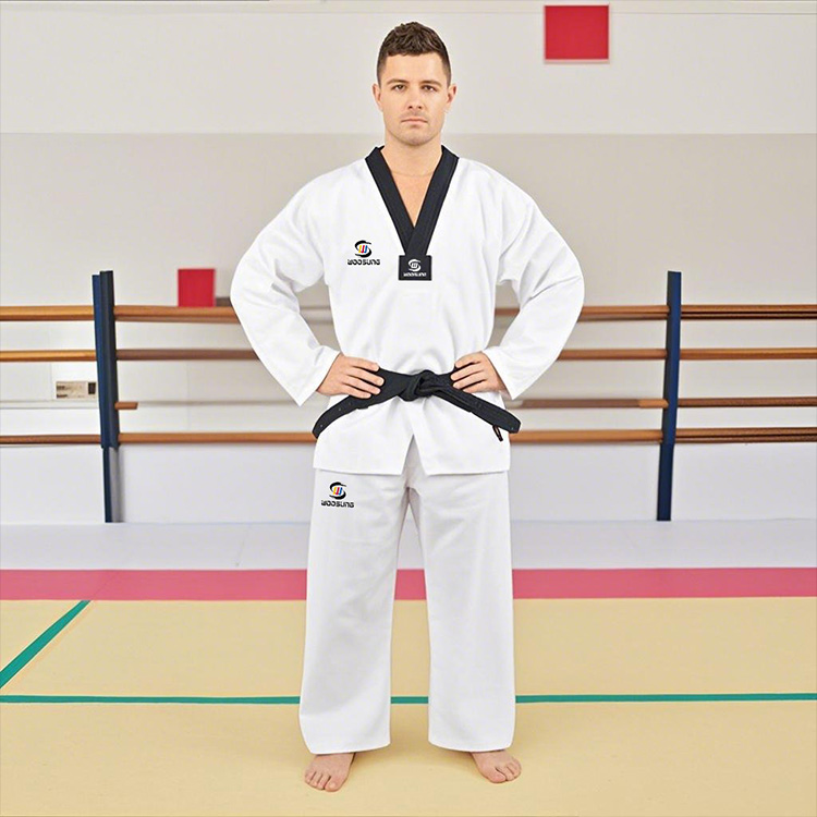Super lys taekwondo uniform